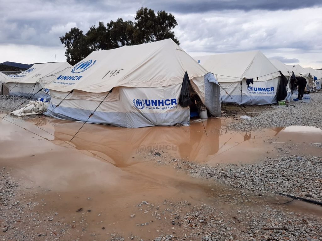 Überschwemmungen im neuen Camp „Kara Tepe“.